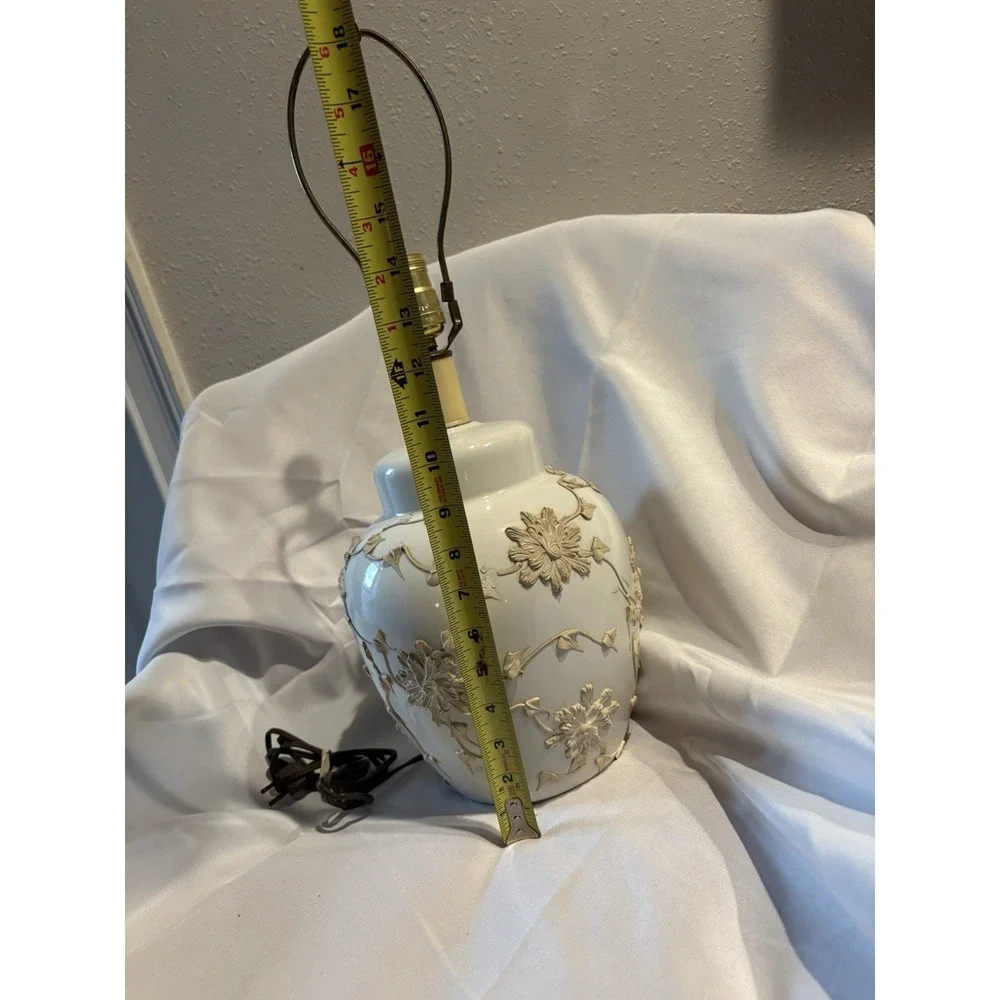 Vintage Chinoiserie Frosting Design Ginger Jar Table Lamp White Floral Relief